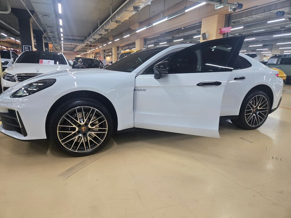 Porsche Panamera 2025