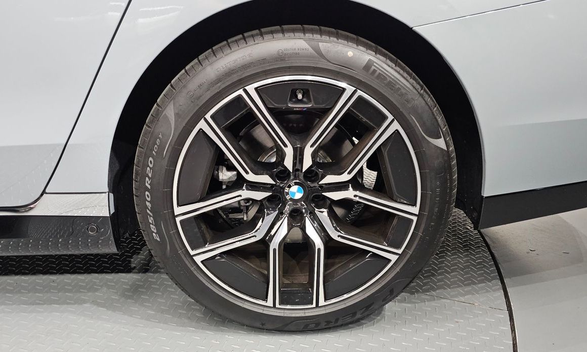 BMW 7-Series 2025