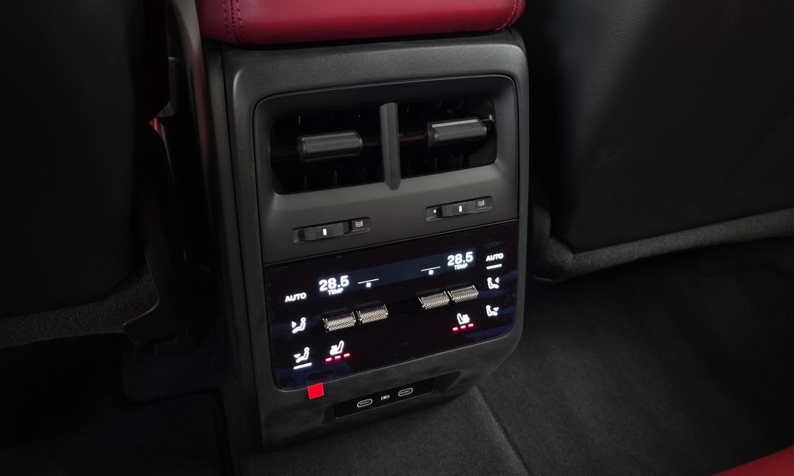 Porsche Macan 2025
