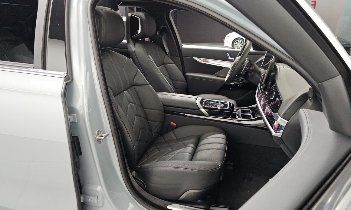 BMW 7-Series 2025