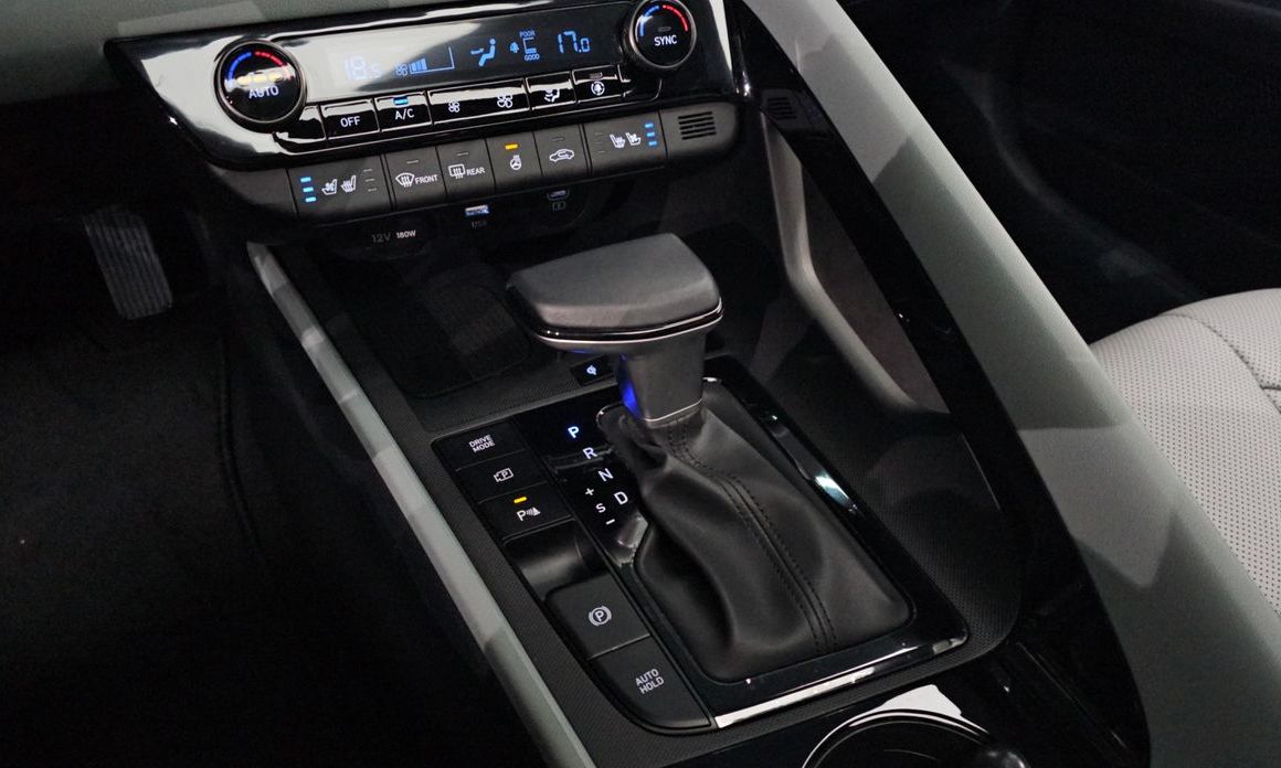 Hyundai AVANTE 2025