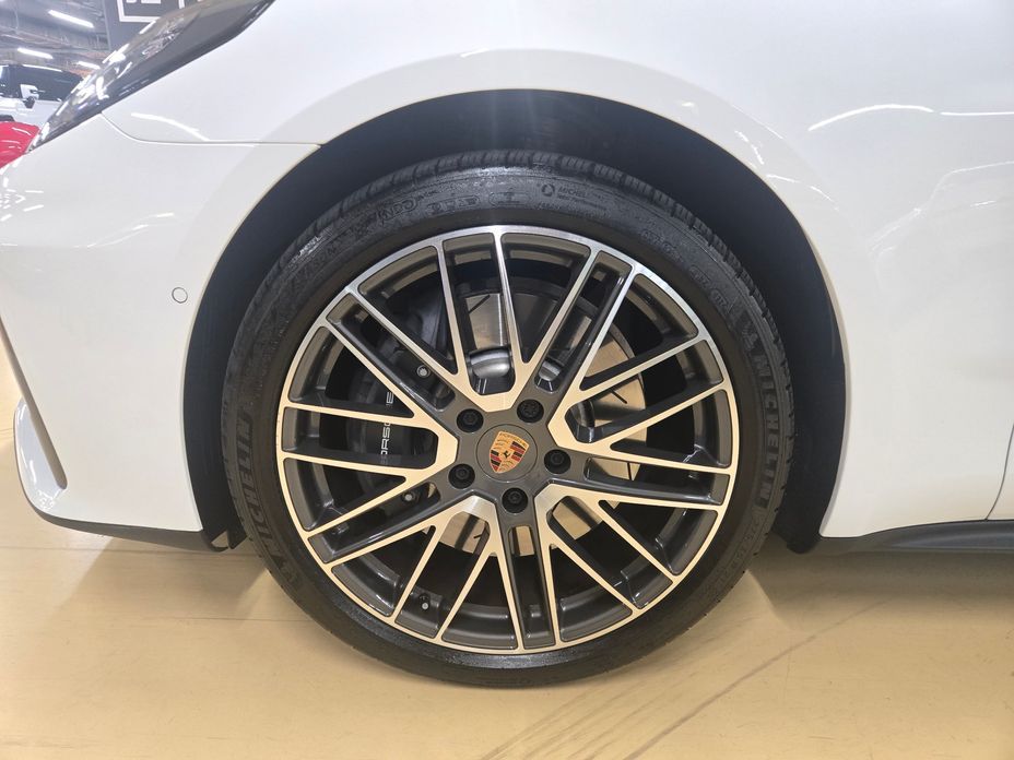 Porsche Panamera 2025