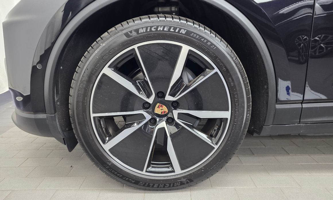 Porsche Macan 2025
