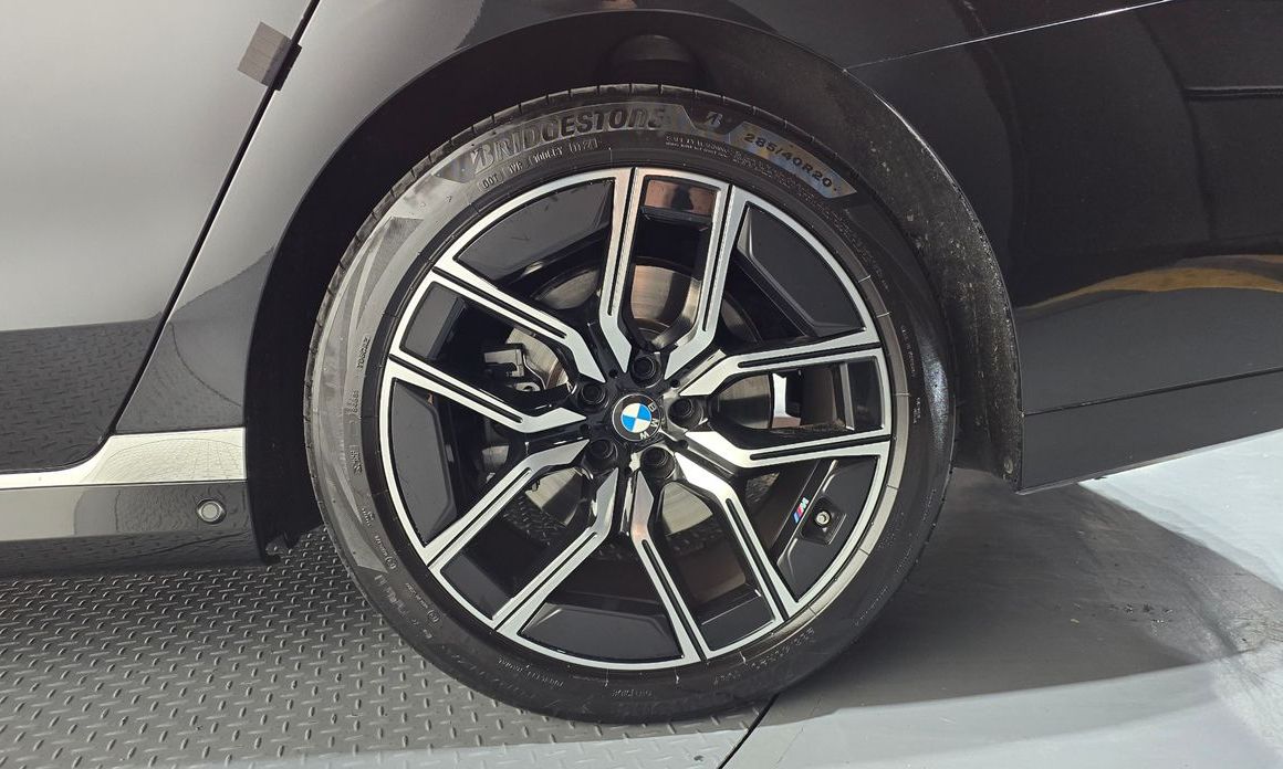 BMW 7-Series 2024