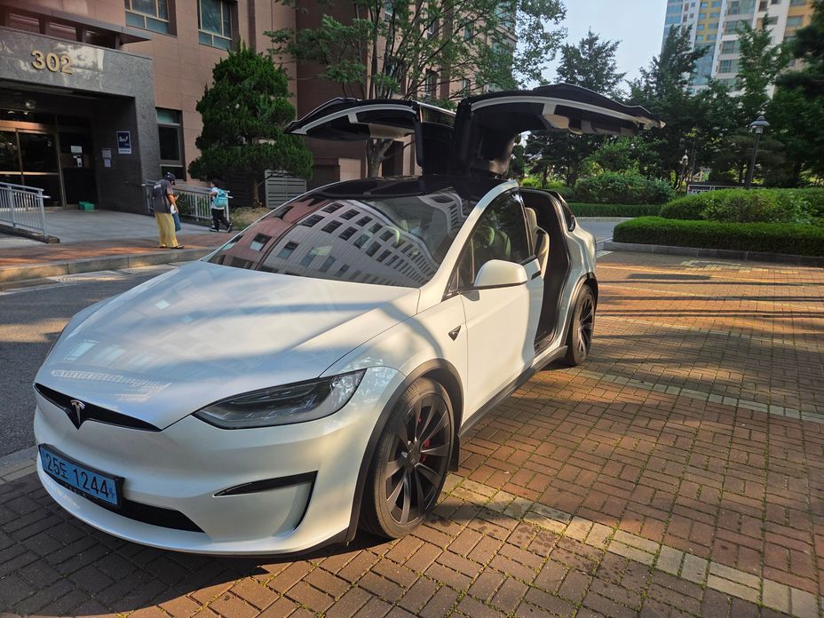 Tesla Model X 2023