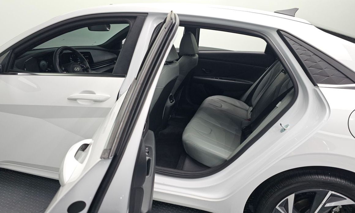 Hyundai AVANTE 2025