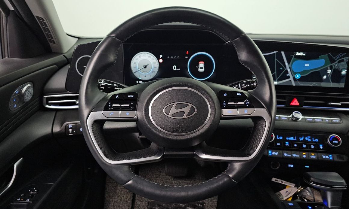 Hyundai AVANTE 2024