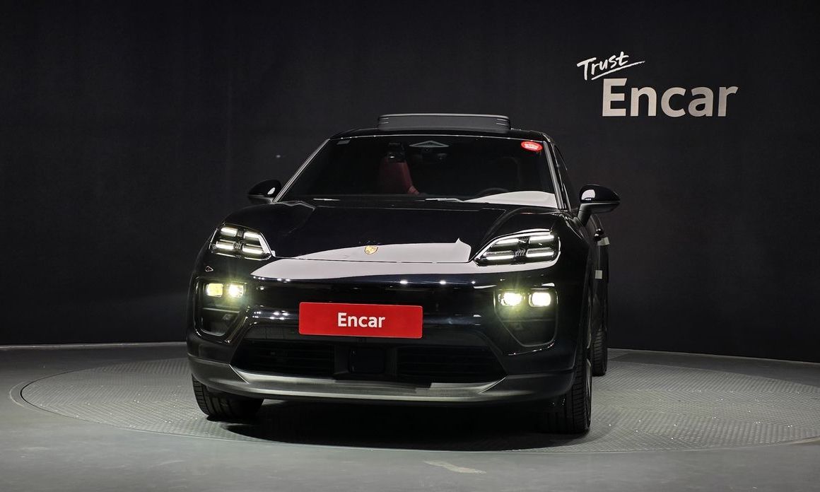 Porsche Macan 2025