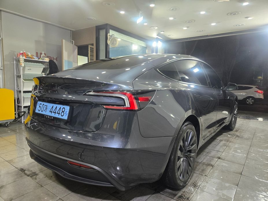 Tesla Model 3 2025