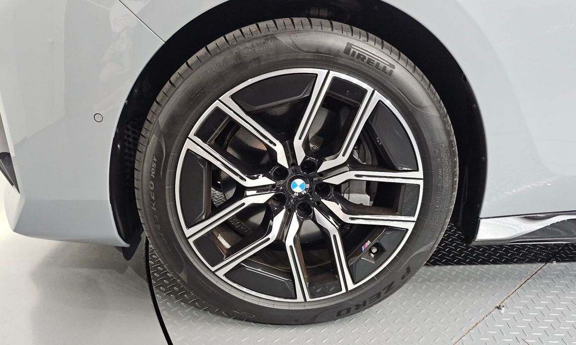 BMW 7-Series 2025