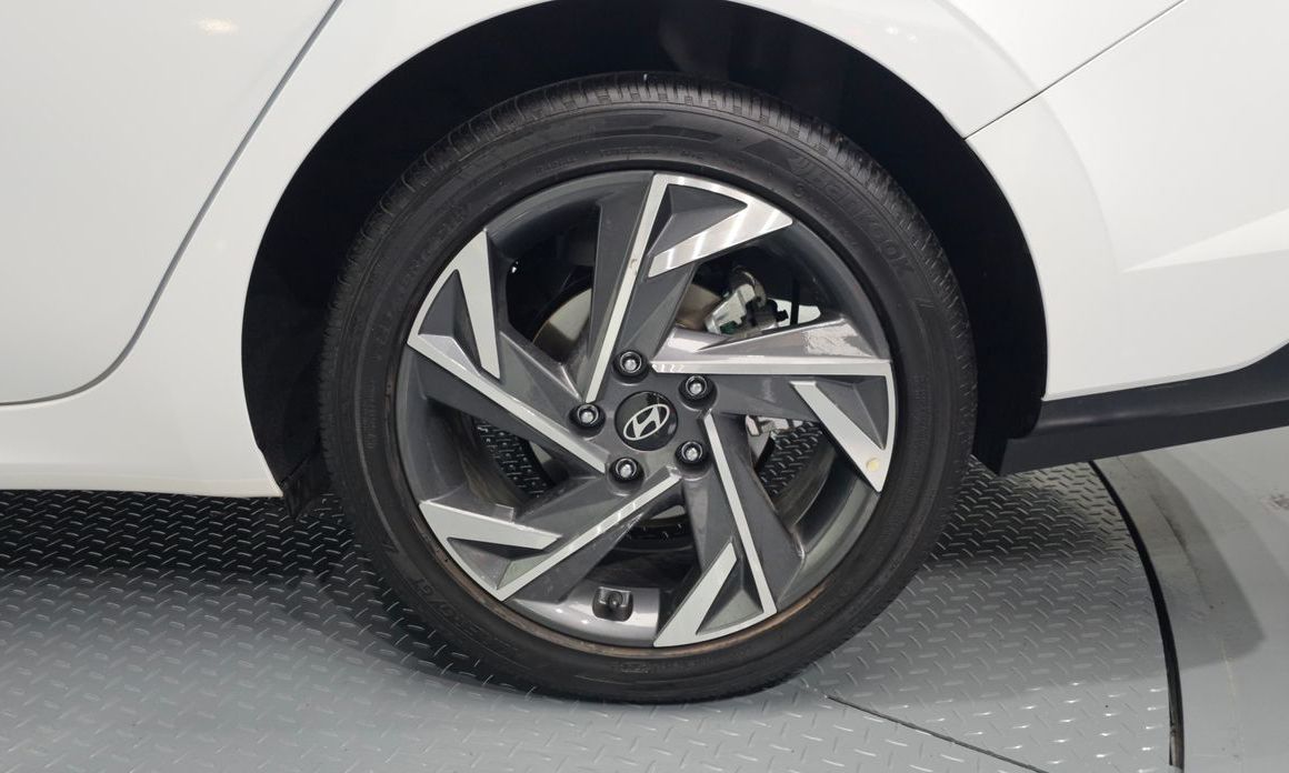 Hyundai AVANTE 2025