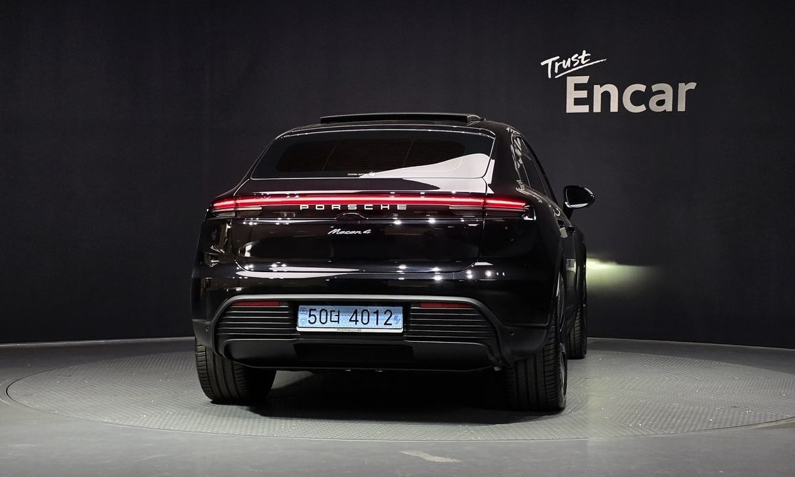 Porsche Macan 2025