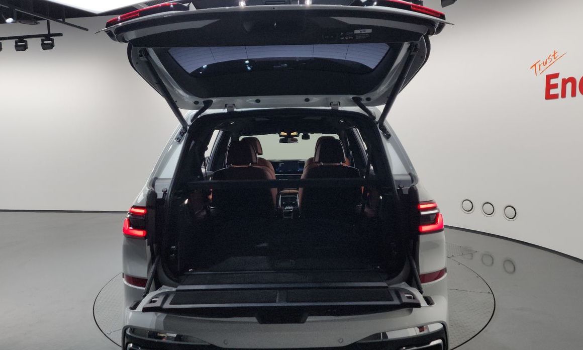 BMW X7 2025