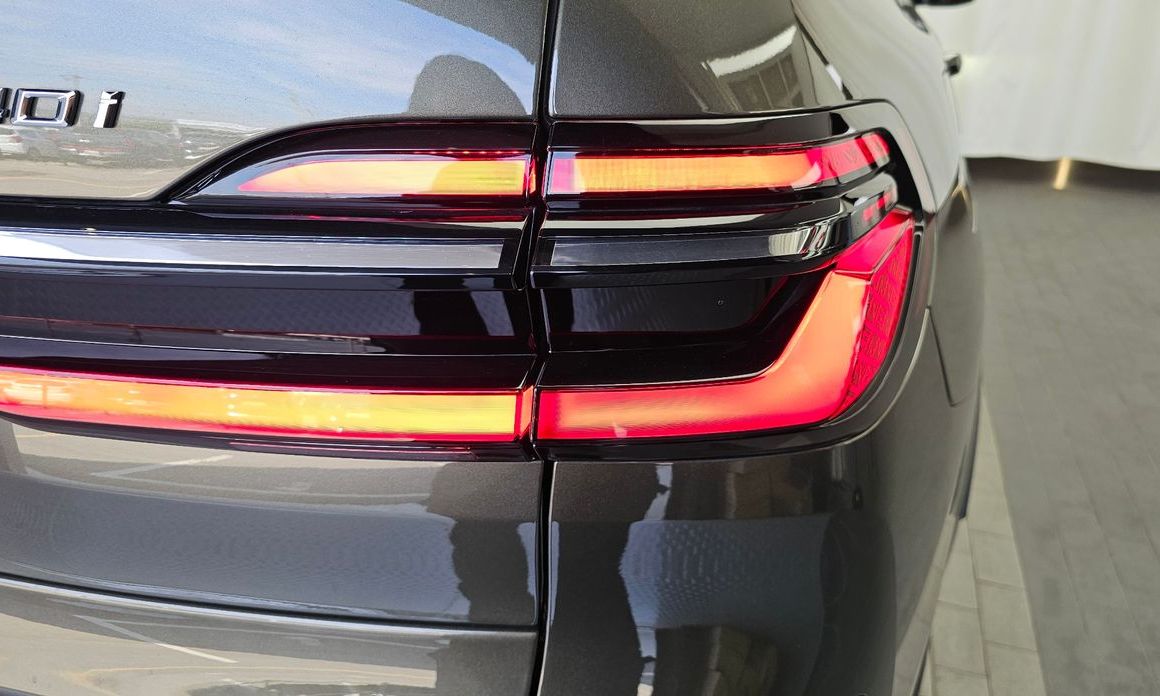 BMW X7 2025
