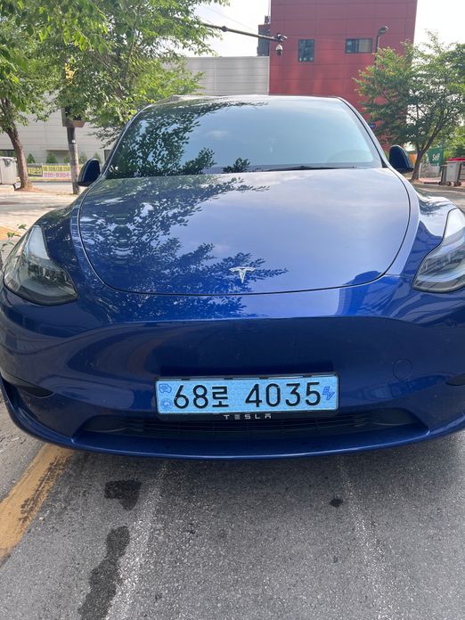Tesla Model Y 2024