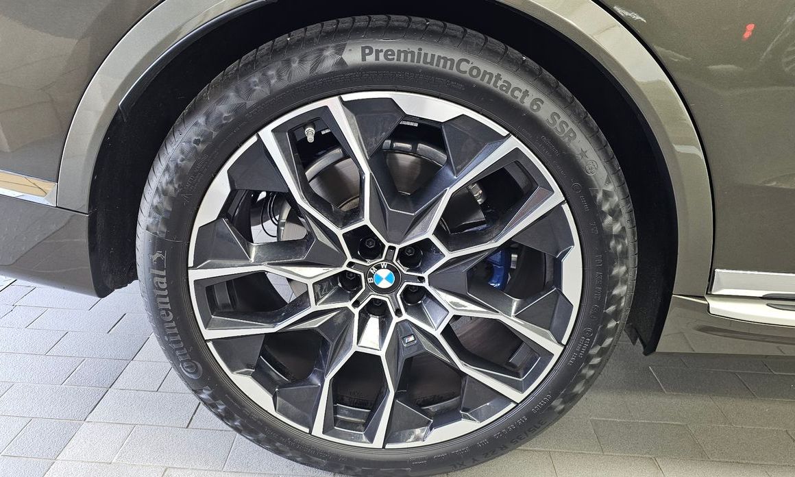 BMW X7 2025