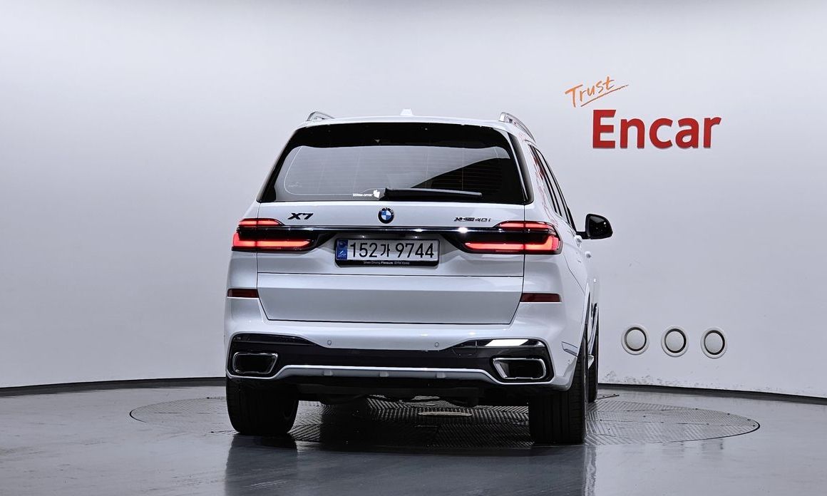 BMW X7 2025