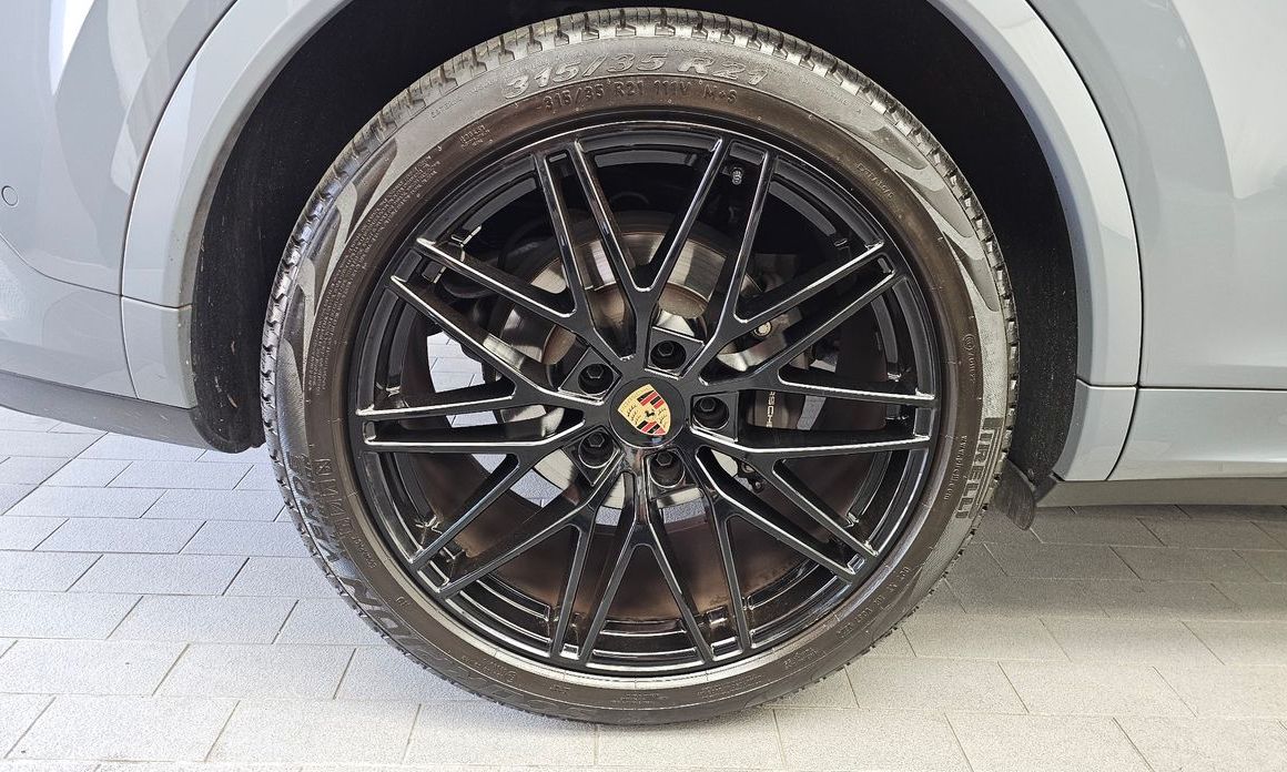 Porsche Cayenne 2024