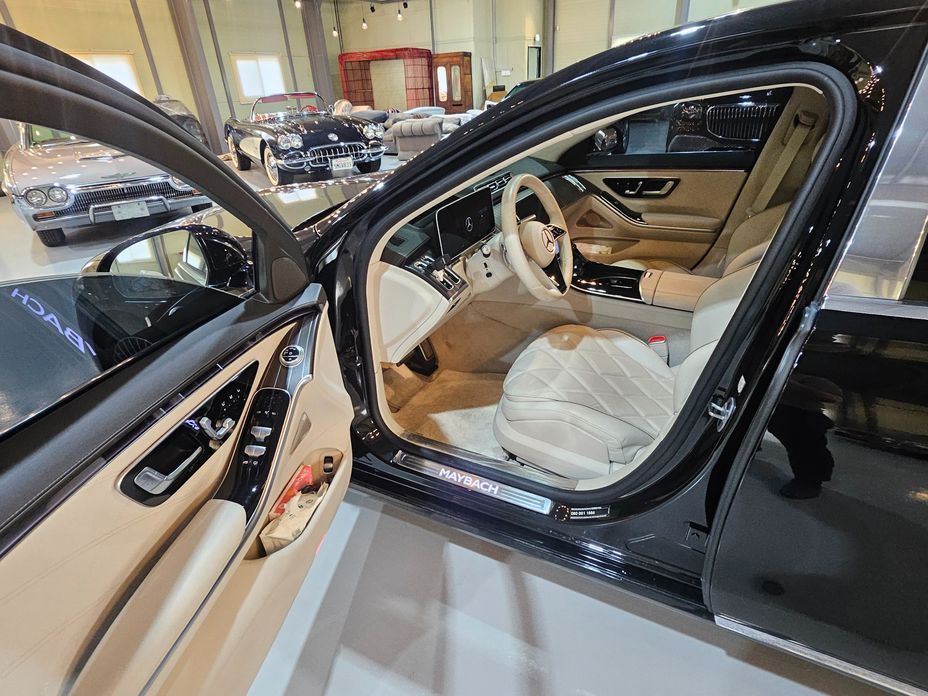 Mercedes-Benz S-Class 2024