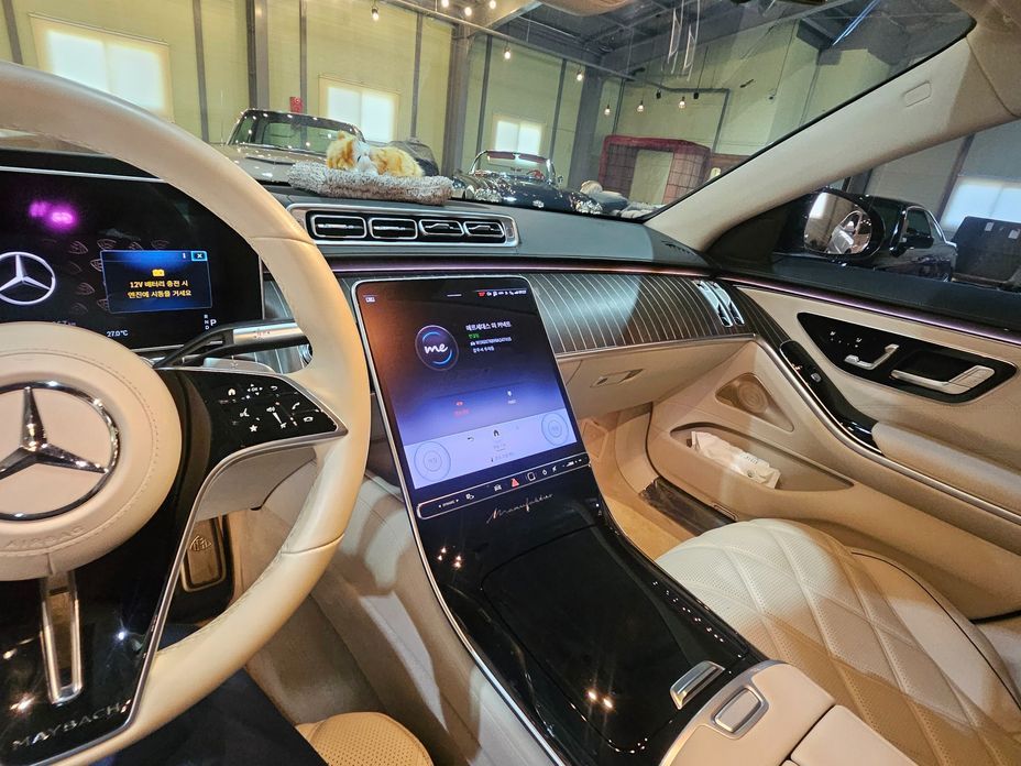 Mercedes-Benz S-Class 2024