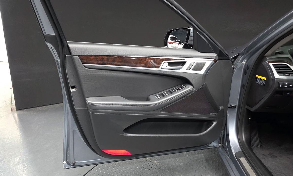 Hyundai Genesis 2015
