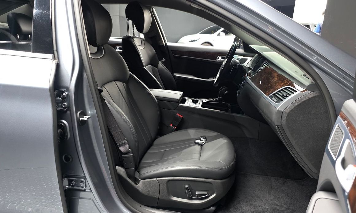 Hyundai Genesis 2015