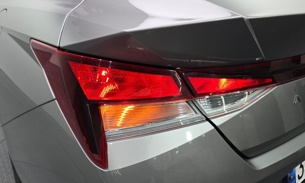 Hyundai AVANTE 2021