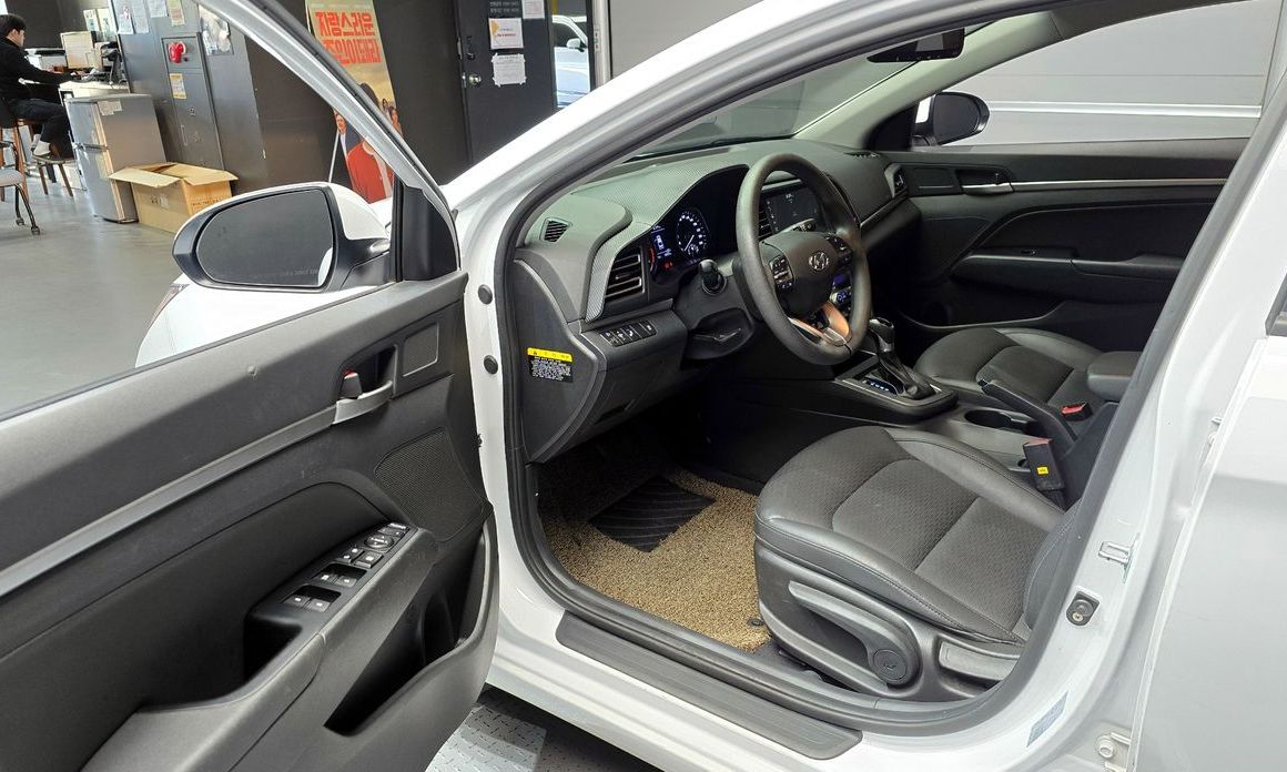 Hyundai AVANTE 2020