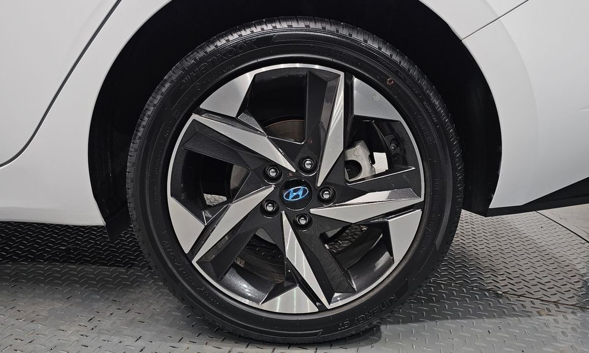 Hyundai AVANTE 2021