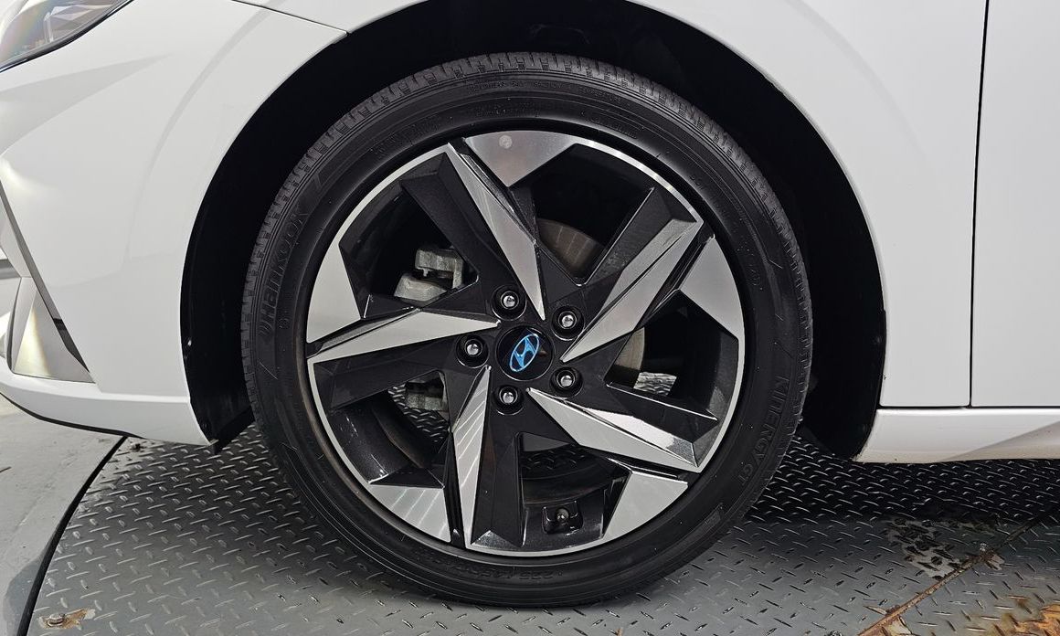 Hyundai AVANTE 2021