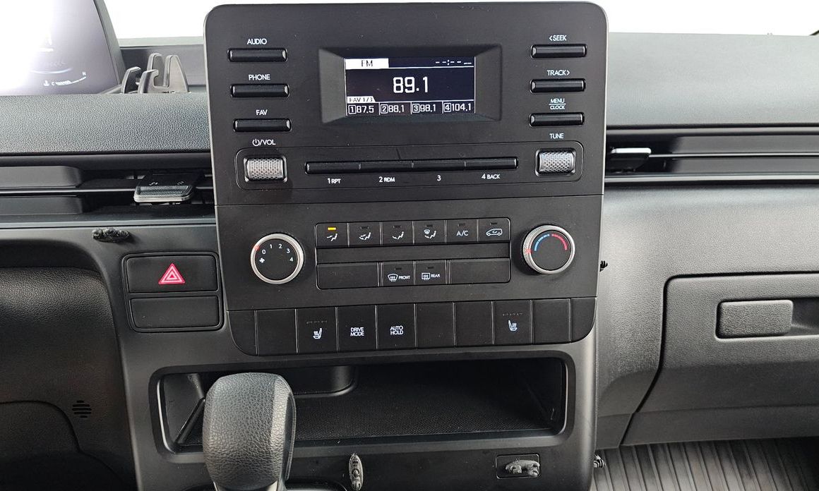 Hyundai Staria 2025