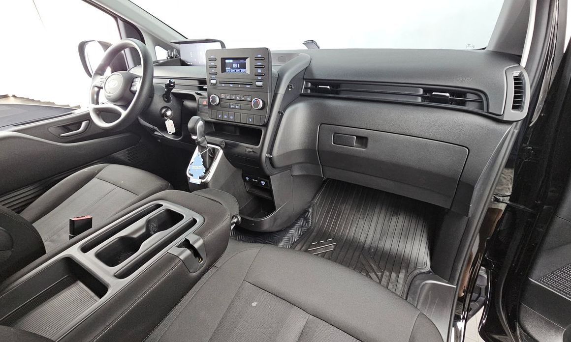 Hyundai Staria 2025