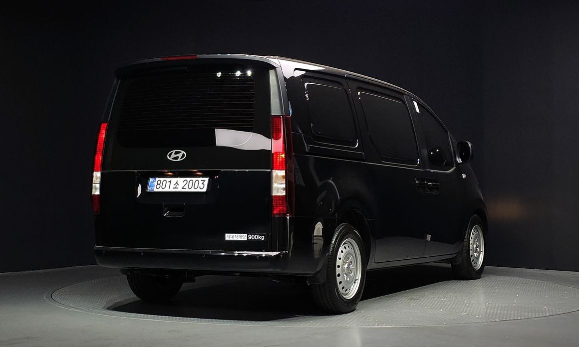 Hyundai Staria 2025