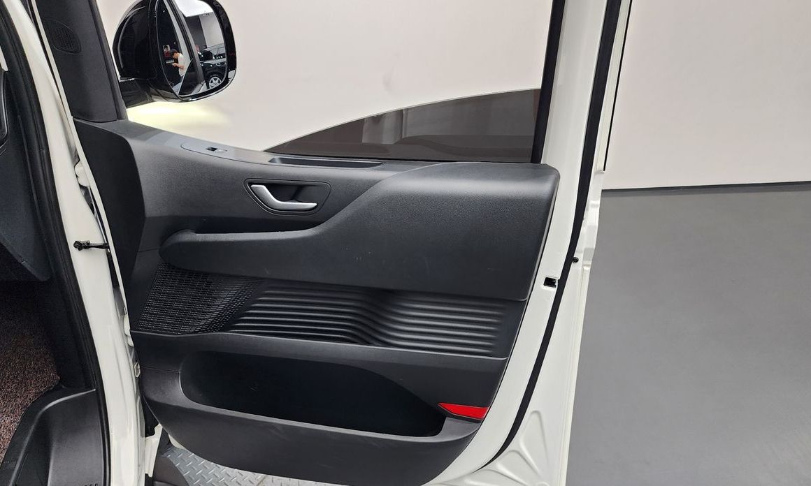 Hyundai Staria 2023
