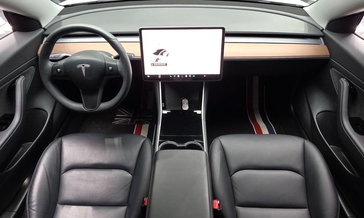 Tesla Model 3 2020