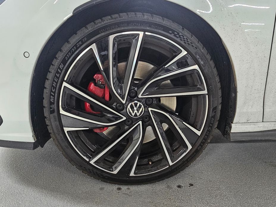Volkswagen Golf 2024