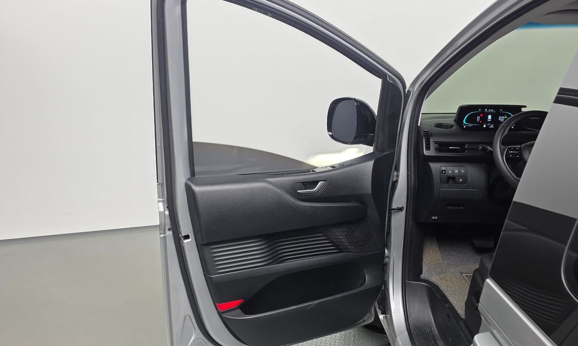 Hyundai Staria 2025