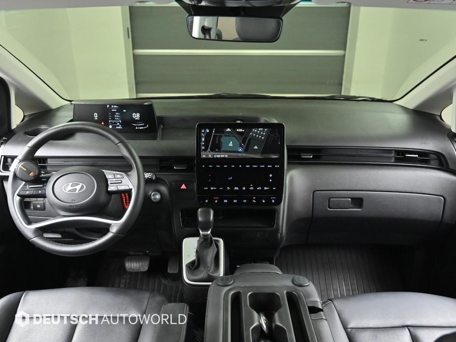 Hyundai Staria 2025