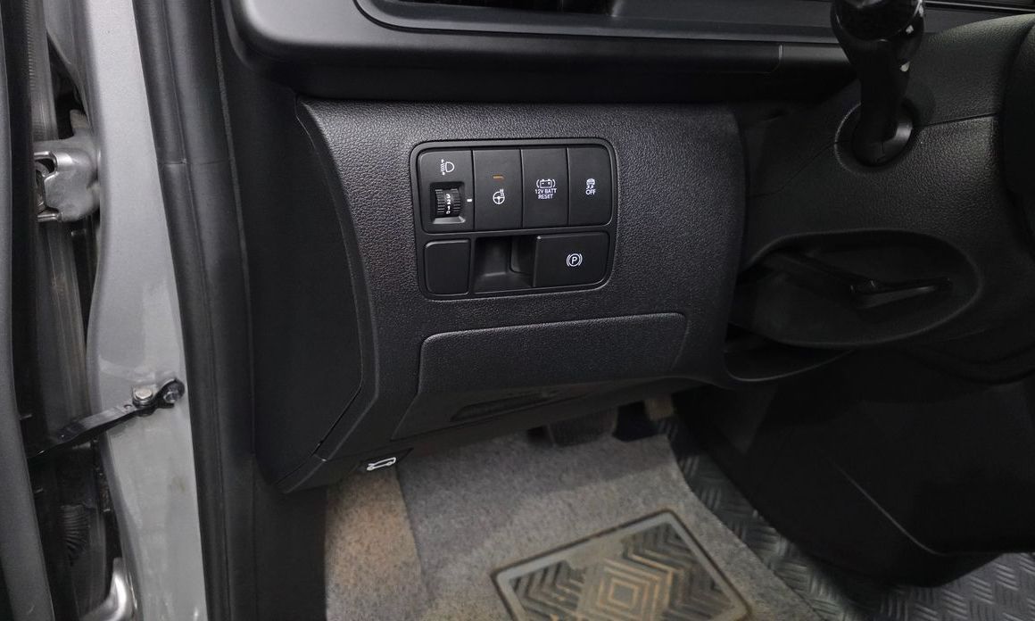 Hyundai Staria 2025