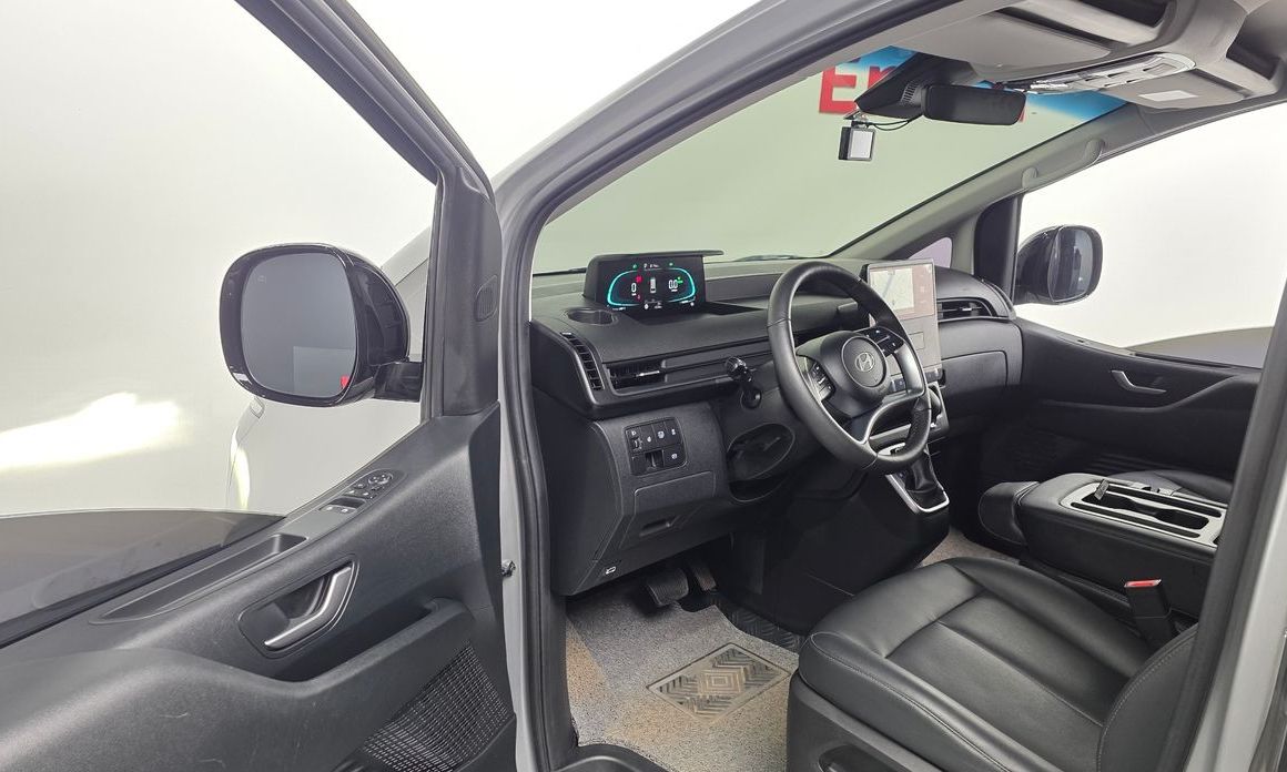 Hyundai Staria 2025