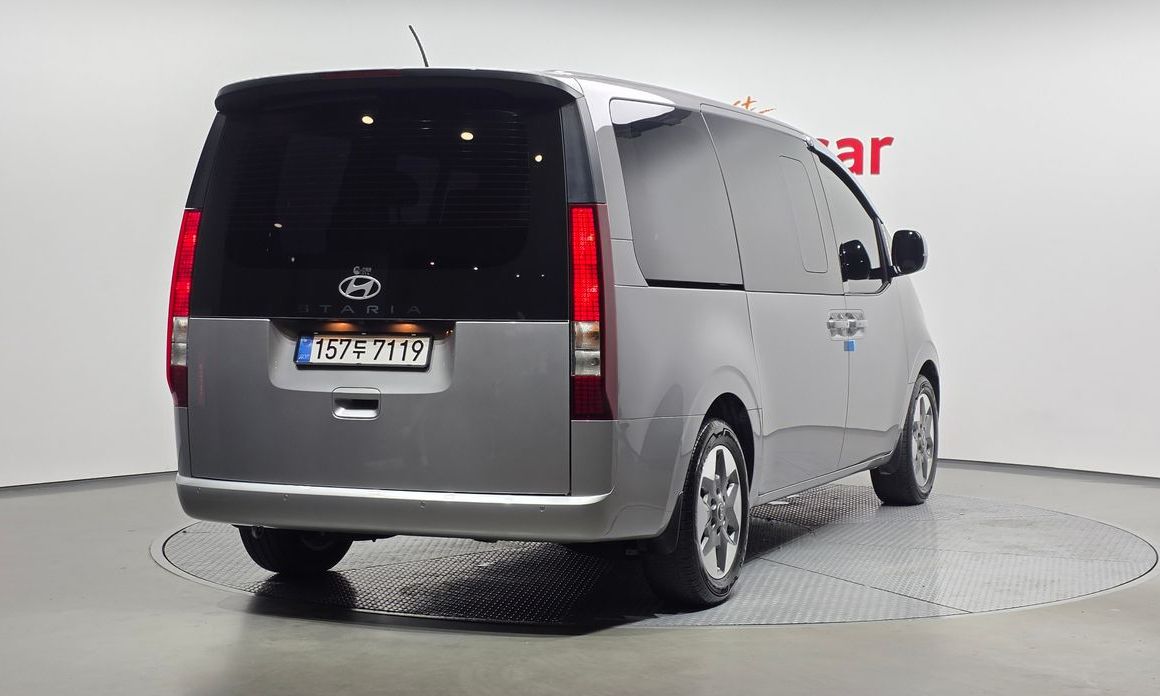 Hyundai Staria 2025