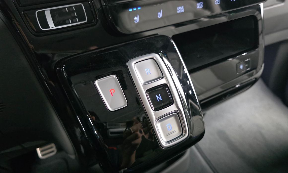 Hyundai Staria 2024