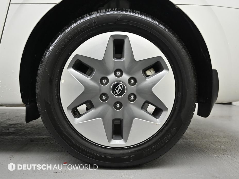 Hyundai Staria 2025