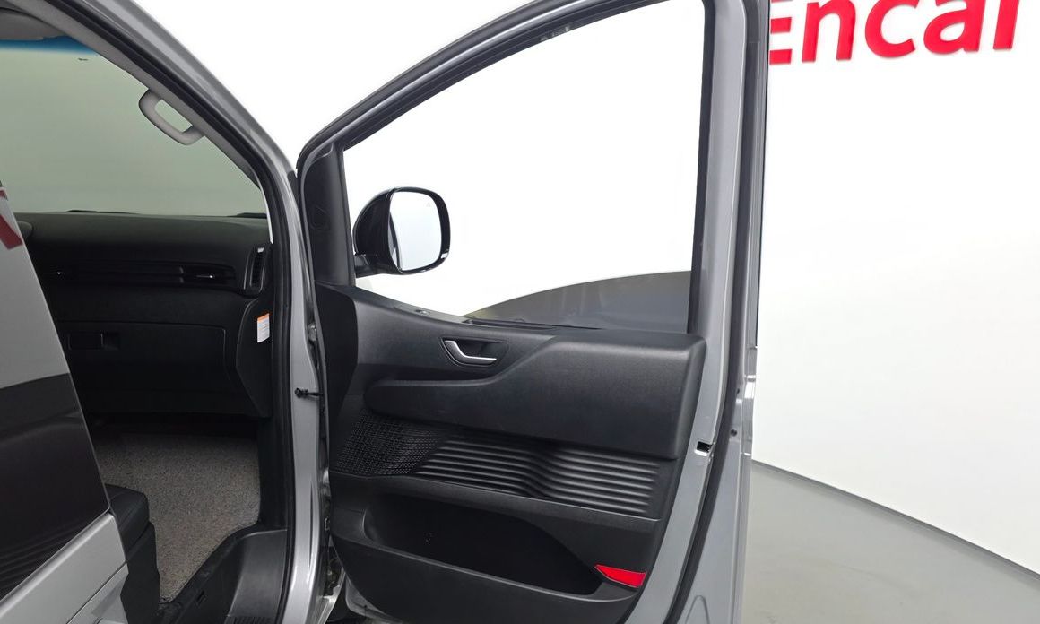 Hyundai Staria 2025