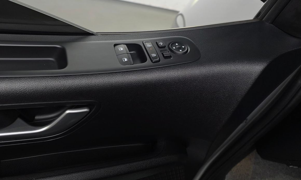 Hyundai Staria 2025