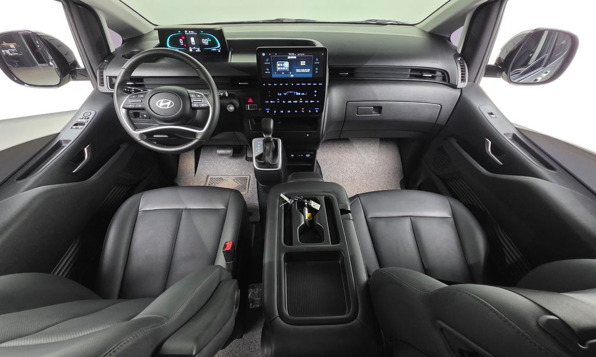 Hyundai Staria 2025