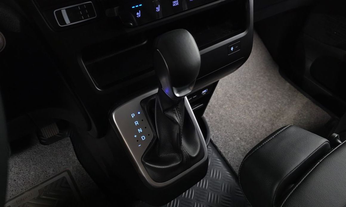 Hyundai Staria 2025