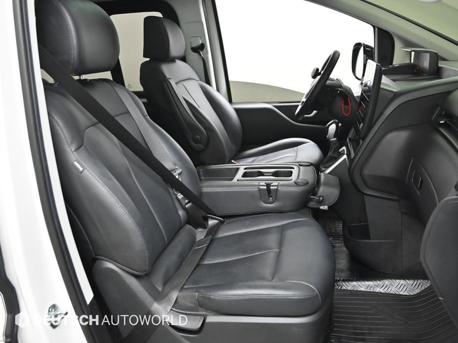 Hyundai Staria 2025