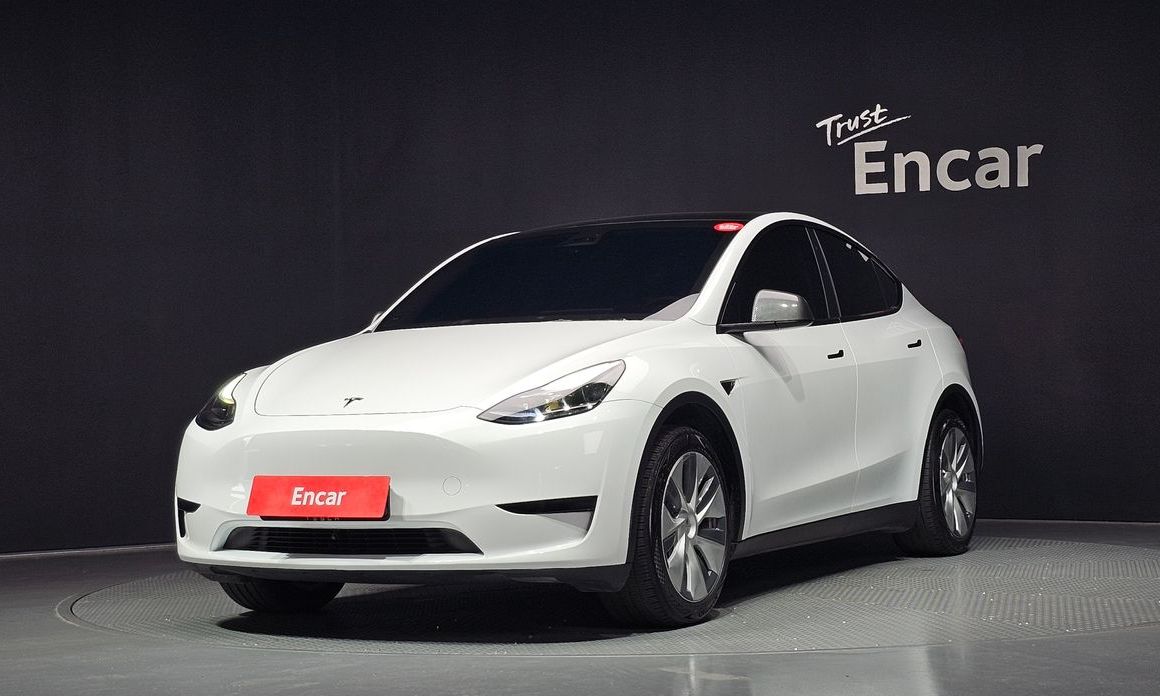 Tesla Model Y 2024