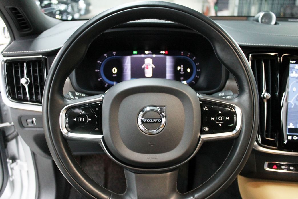 Volvo S90 2022